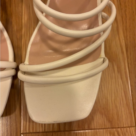 A New Day Cream Strappy Blakey Sandals with Block Heel Size 8 in great condition - Picture 6 of 9